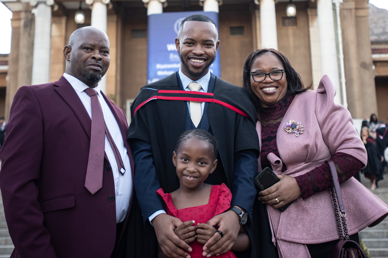 Luxolo Mdolo with his family at graduation.