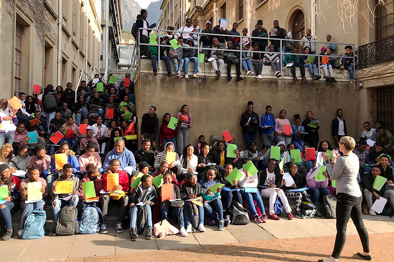 Carla Fourie al fresco teaching